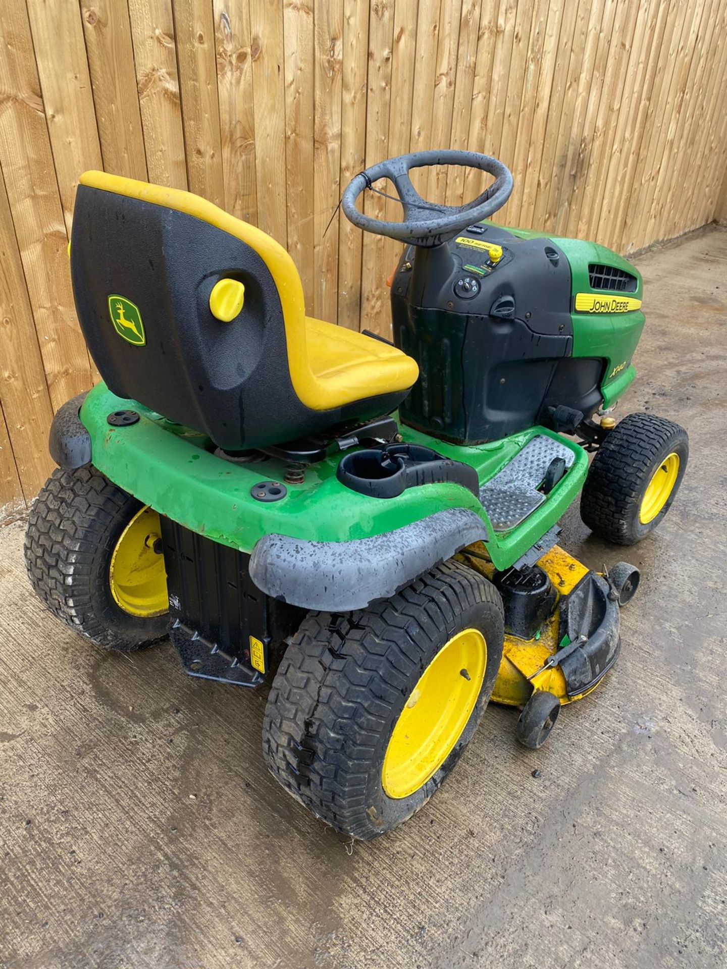 JOHN DEERE X140 RIDE ON MOWER LOCATION CO DURHAM. - Image 4 of 5