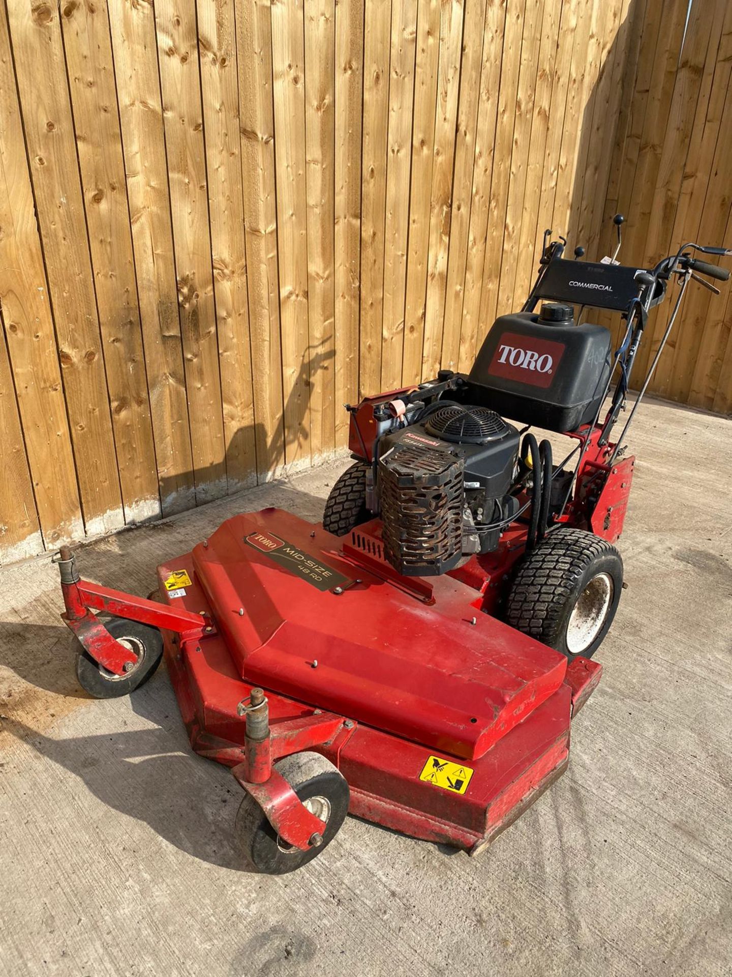 TORO MID SIZE 48 PRO INDUSTRAIL PEDESTRIAN MOWER LOCATION CO DURHAM - Image 3 of 5