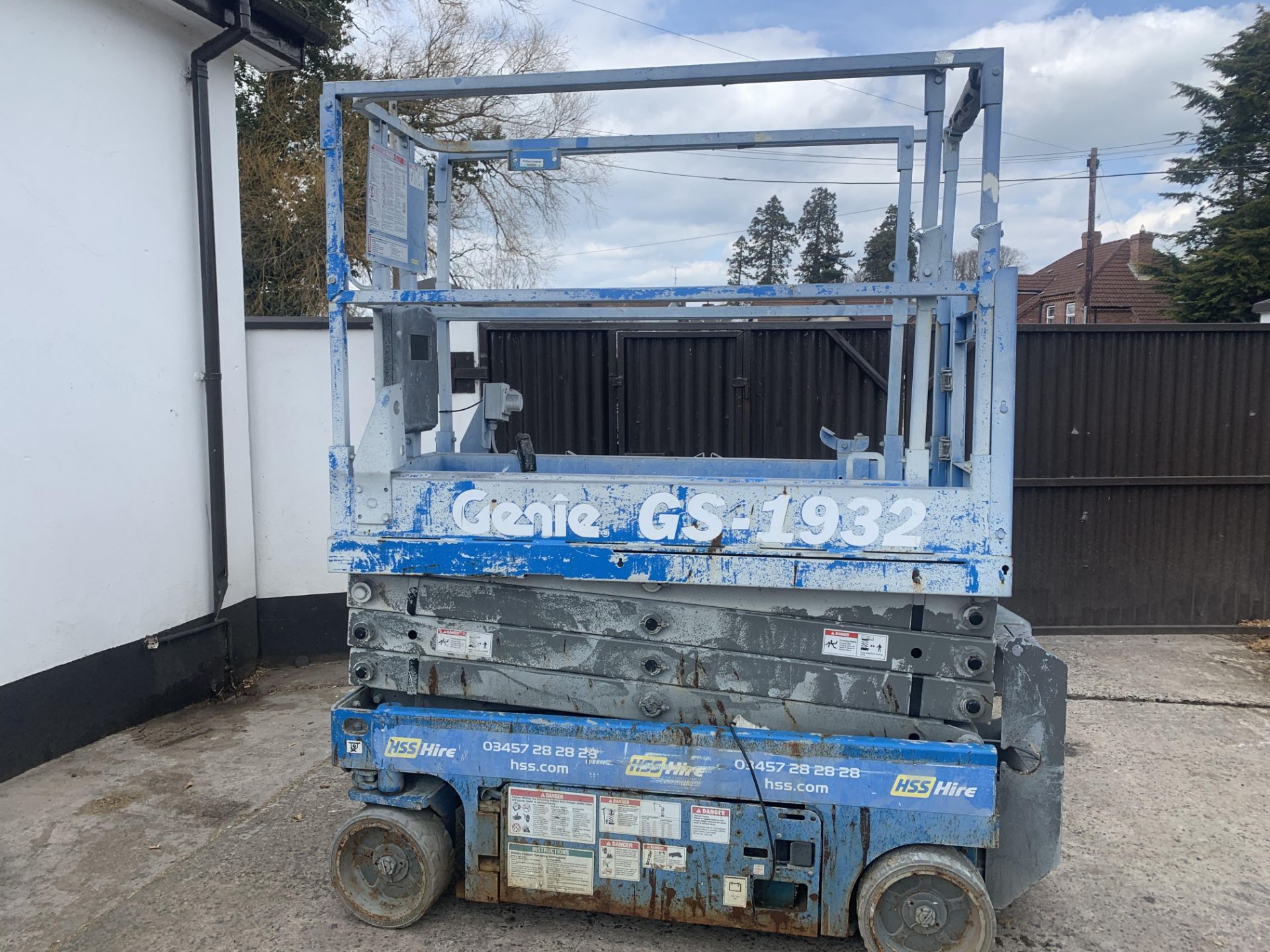 GENIE 1932 SCISSOR LIFT LOCATION N IRELAND - Image 4 of 6