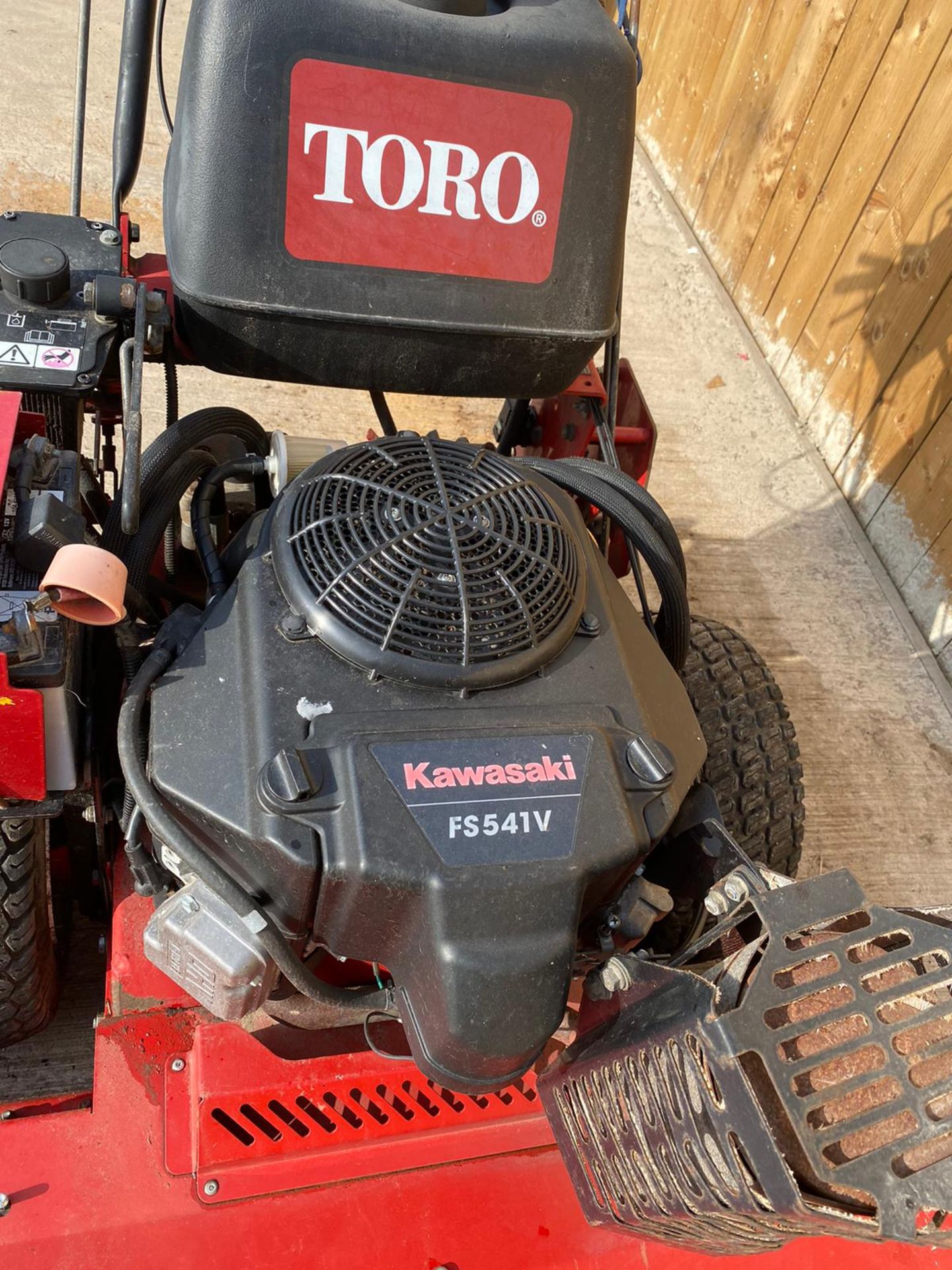 TORO MID SIZE 48 PRO INDUSTRAIL PEDESTRIAN MOWER LOCATION CO DURHAM - Image 4 of 5