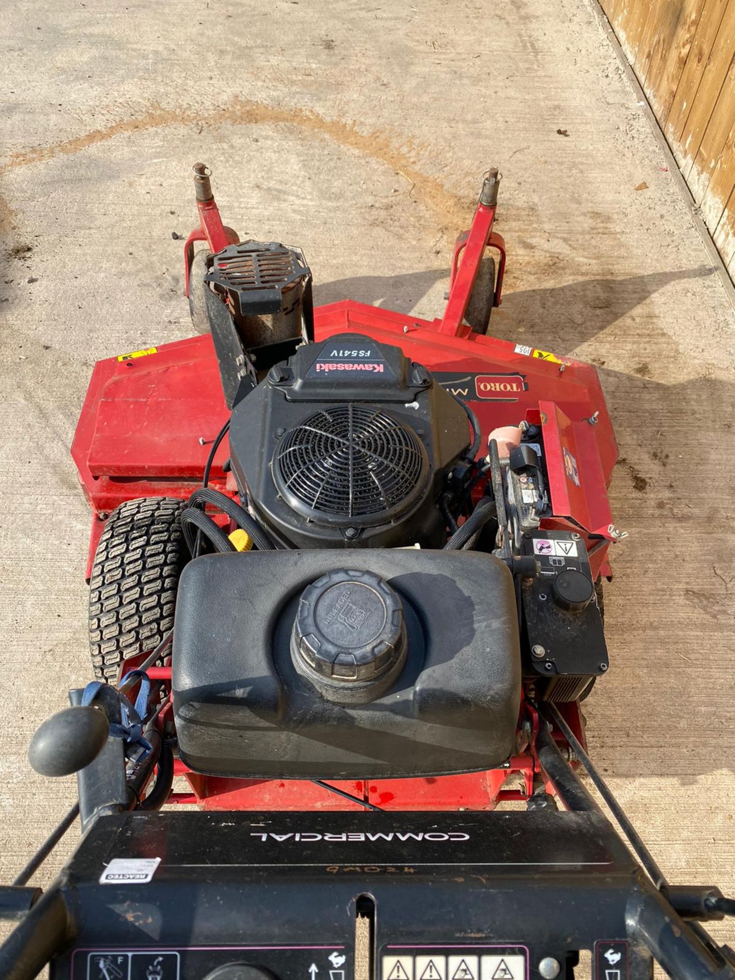 TORO MID SIZE 48 PRO INDUSTRAIL PEDESTRIAN MOWER LOCATION CO DURHAM - Image 2 of 5