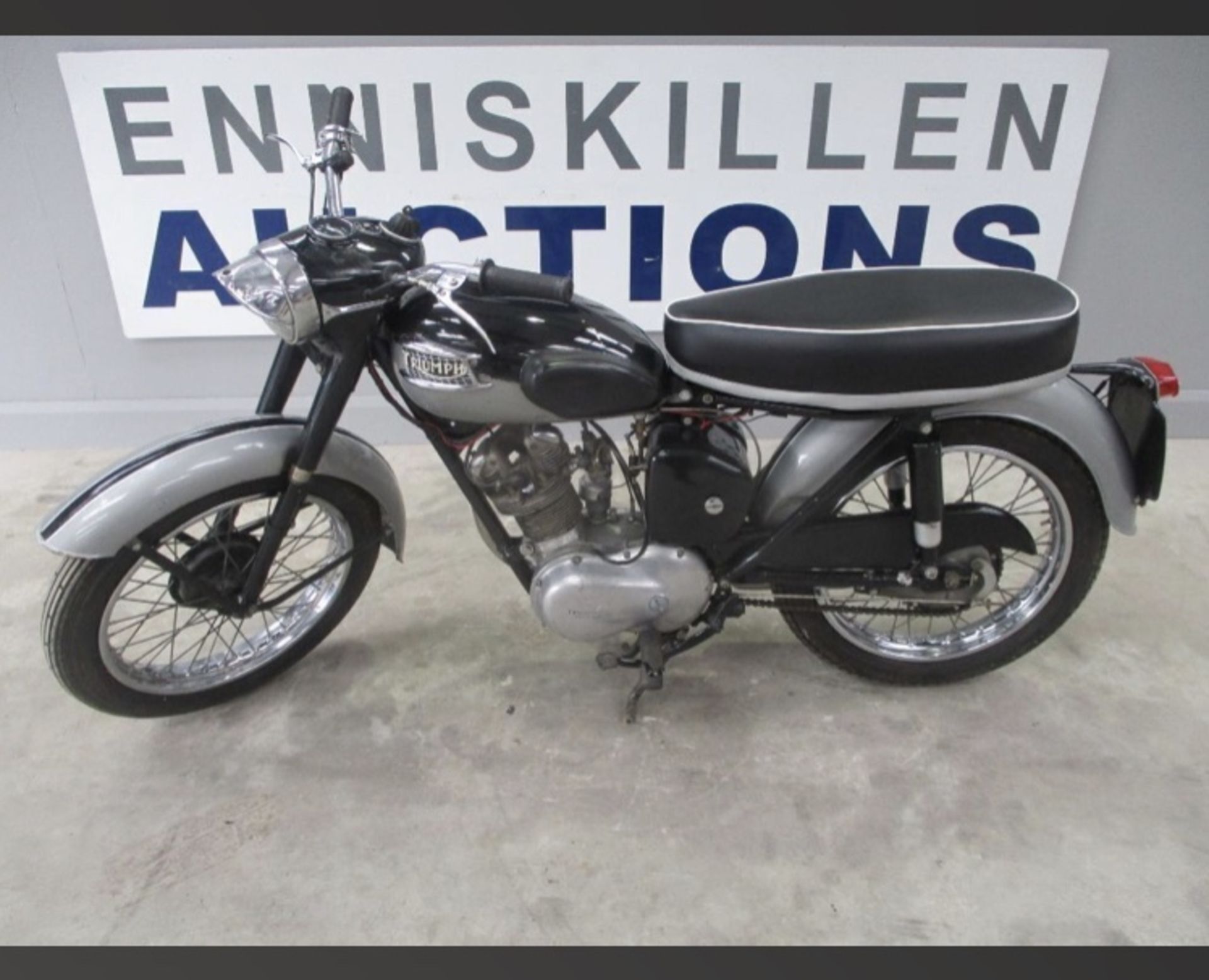 1959 TRIUMPH CLASSIC RARE VINTAGE MOTORCYCLE19000 MILES...LOCATION N IRELAND - Image 2 of 4