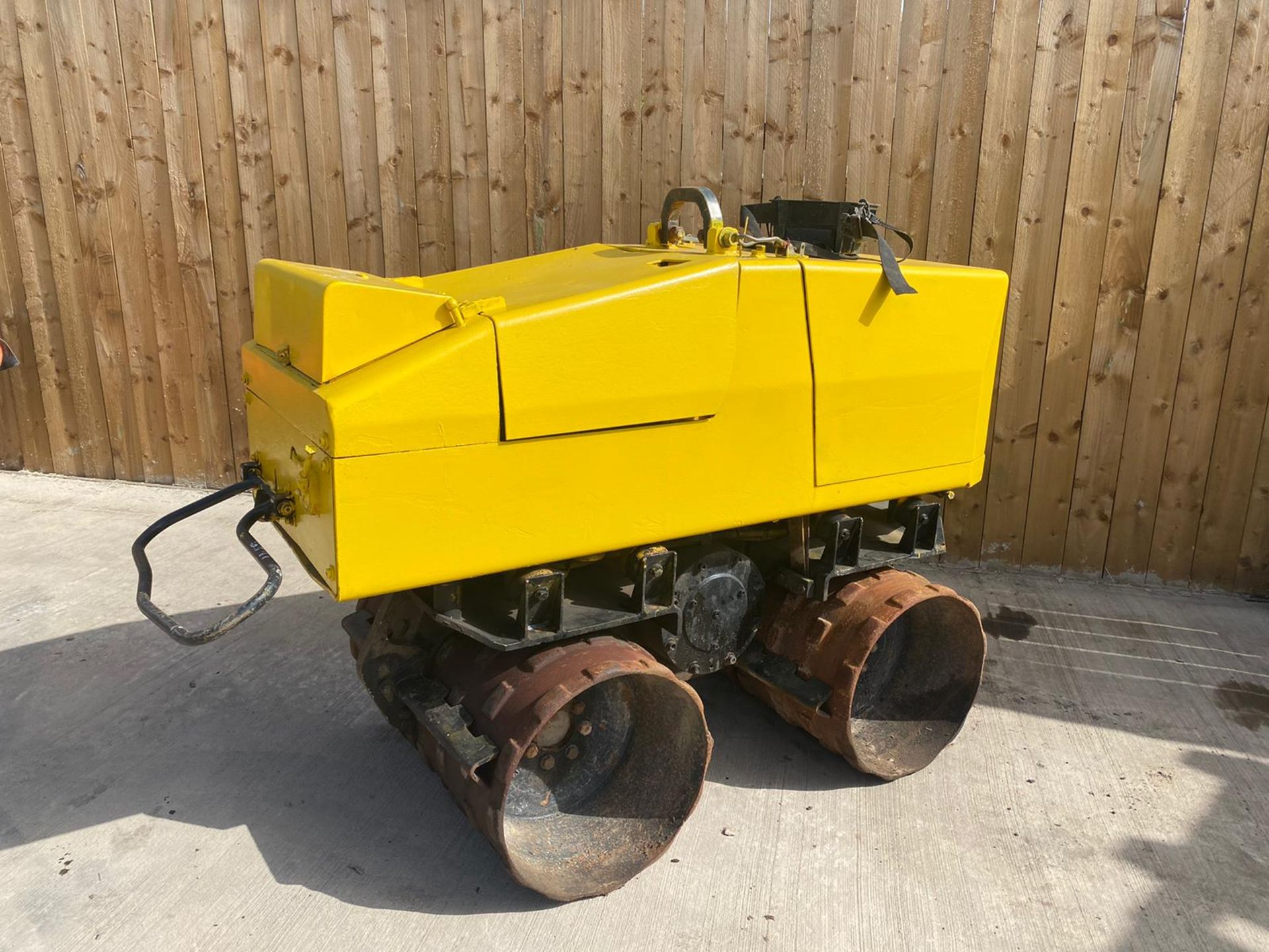 JCB VIBROMAX REMOTE CONTROL TRENCH ROLLER LOCATION CO DURHAM - Image 3 of 3