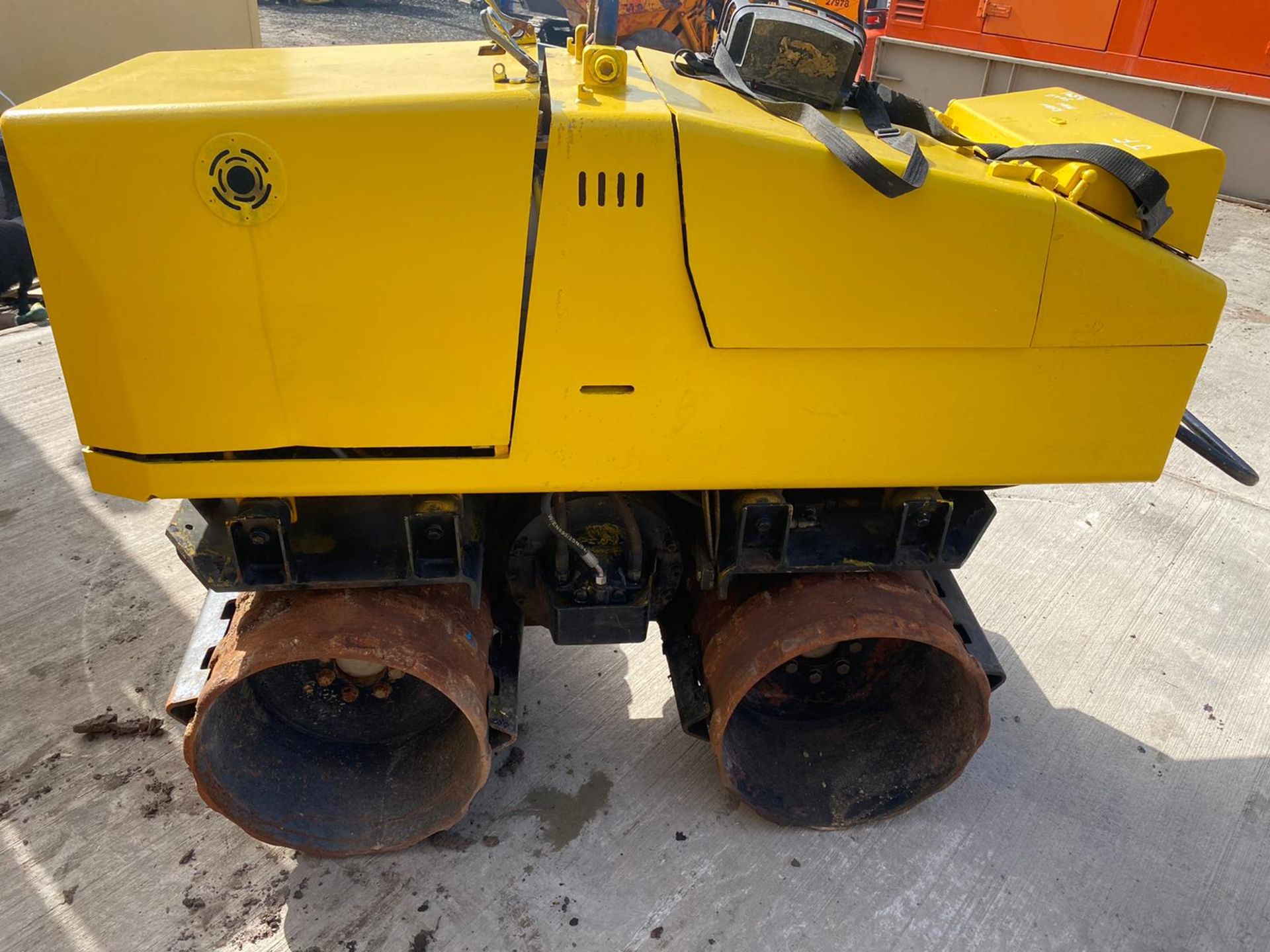 JCB VIBROMAX REMOTE CONTROL TRENCH ROLLER LOCATION CO DURHAM - Image 2 of 3