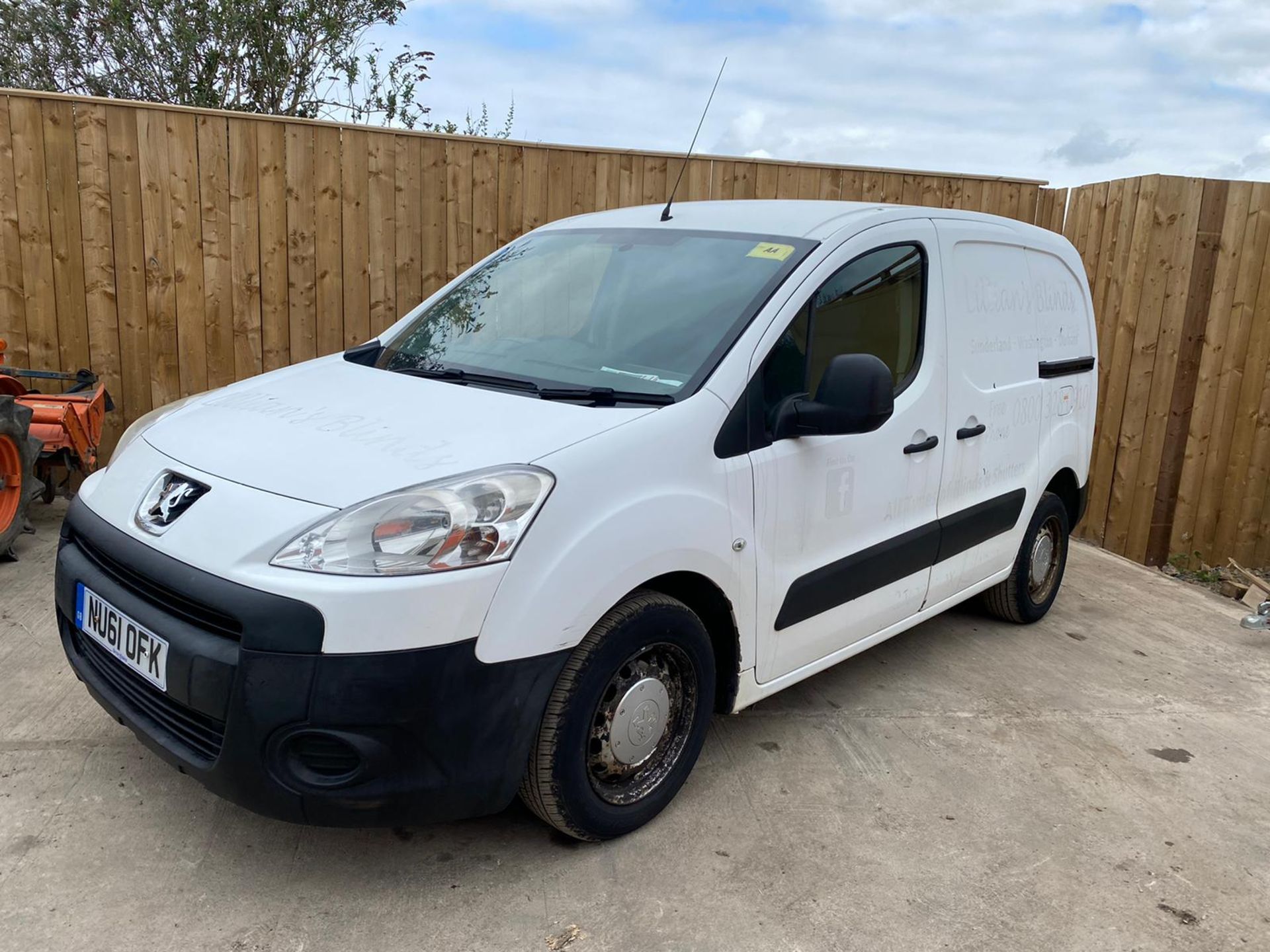 2011/61 PEUGEOT PARTNER 850S HDI VAN LOCATION CO DURHAM - Image 3 of 5