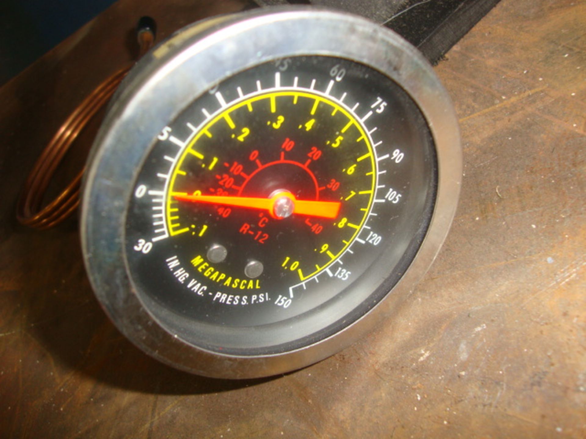 Pr of Megapascal Gauges and Lehigh JHD15 Cylinder, all appear new - Image 2 of 3