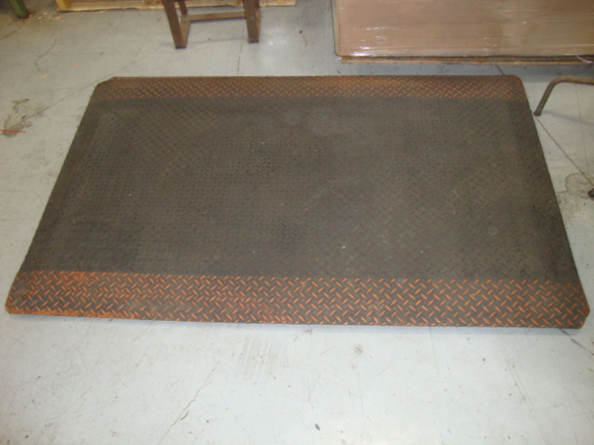 Anti-Fatigue and Oil Resistant Mat, approx. 60" x 36"