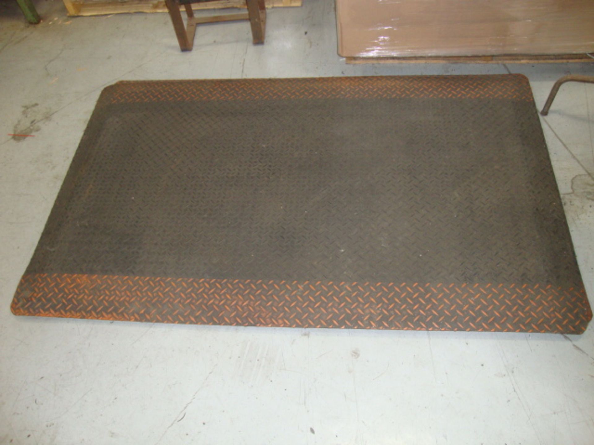 Anti-Fatigue and Oil Resistant Mat, approx. 60" x 36"