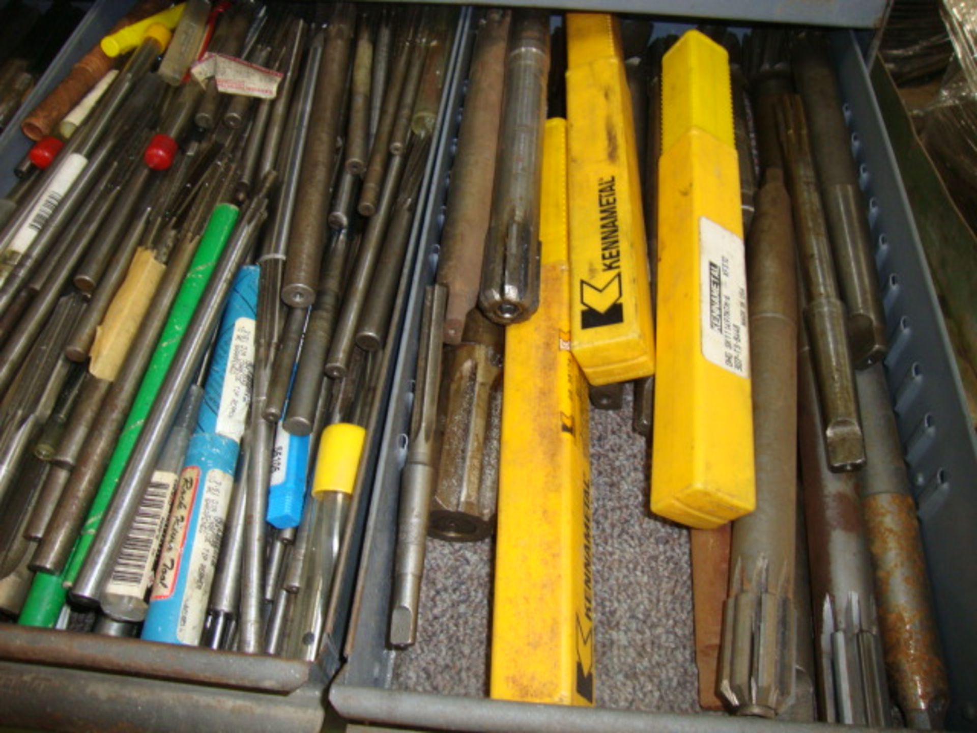 Equipto 16 Drawer Organizer Filled w/Taps, Cutters, etc. - Image 4 of 12