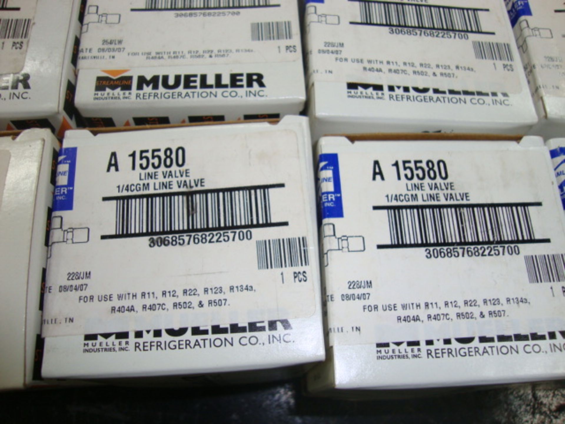 Lot of 28 New Mueller 15580 1/4 Line Valves - Image 3 of 3