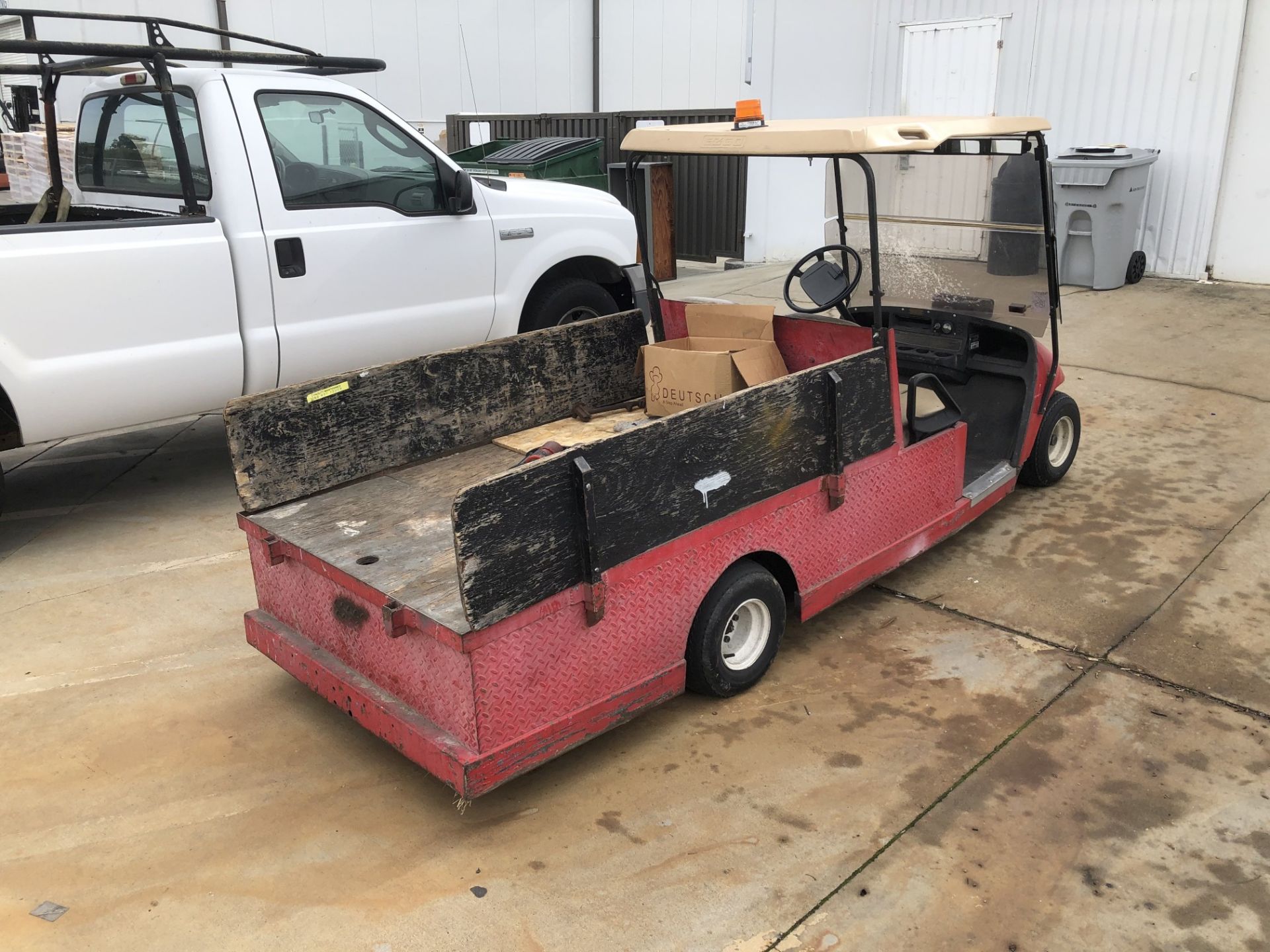 E-Z-GO Flatbed Utility Cart, Manufacturing Code: B2698 - Image 3 of 5