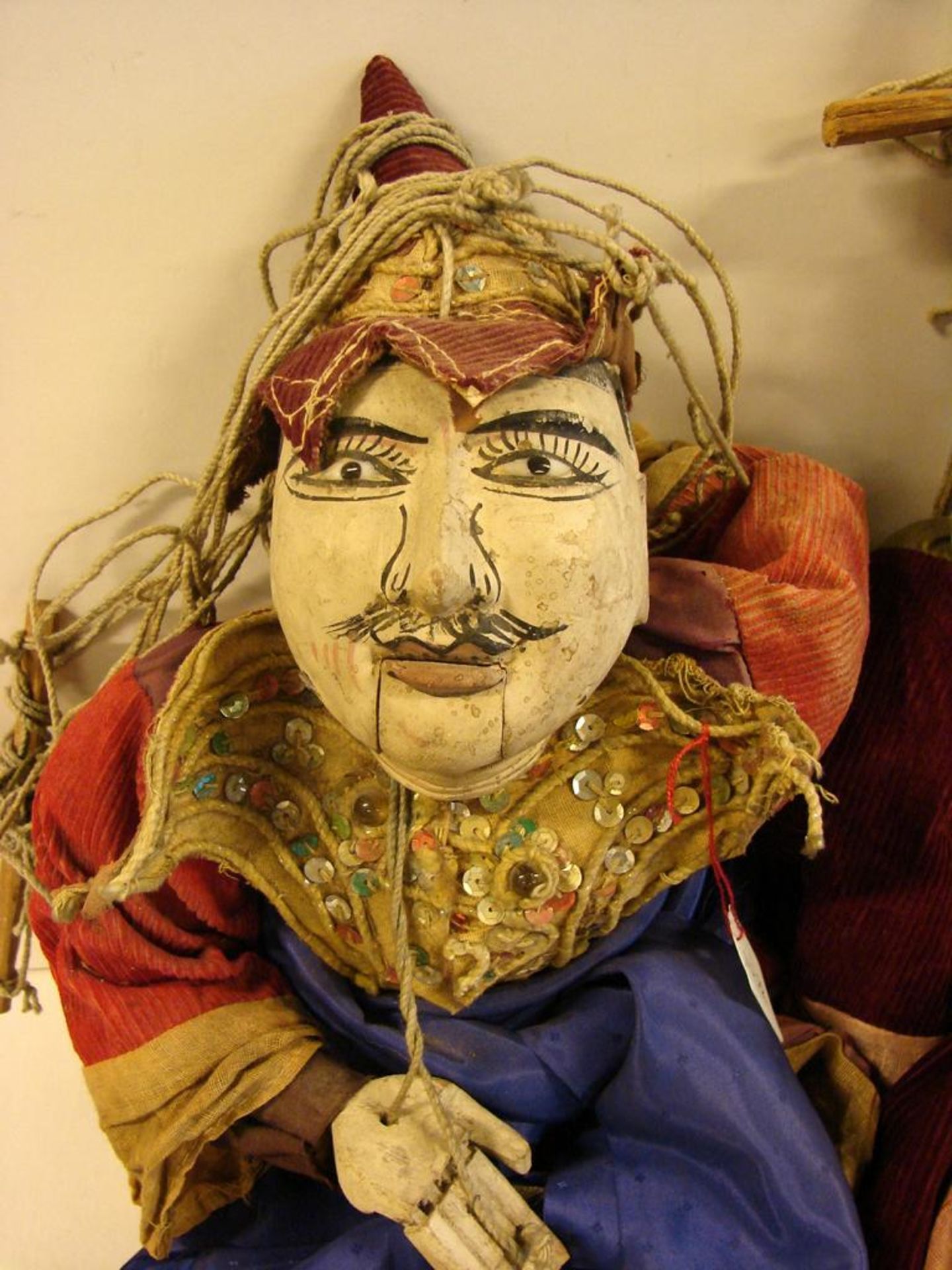 2 Holzpuppen, Marionetten mit beweglichen Fingern, Armen, Beinen, Kopf, Asien,original - Image 2 of 3