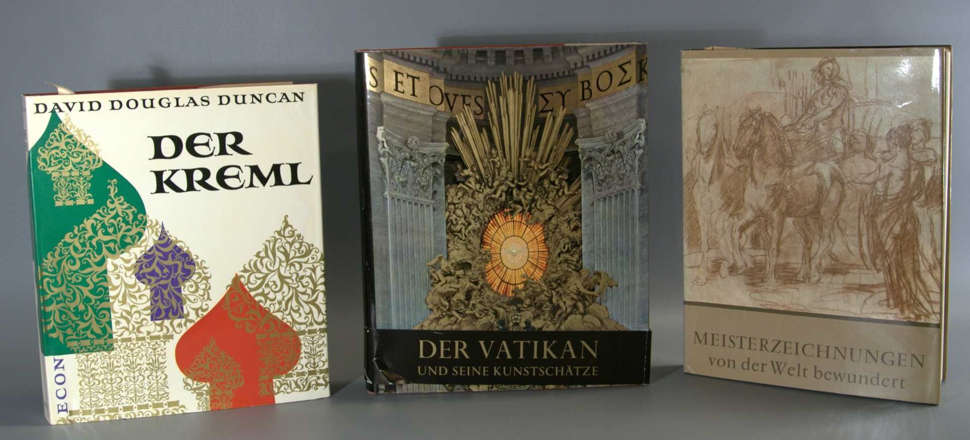 Konvolut Bücher, 3 Stück, "Der Kreml", D. Duncan, Laussane, 1960;"Der Vatikan und se