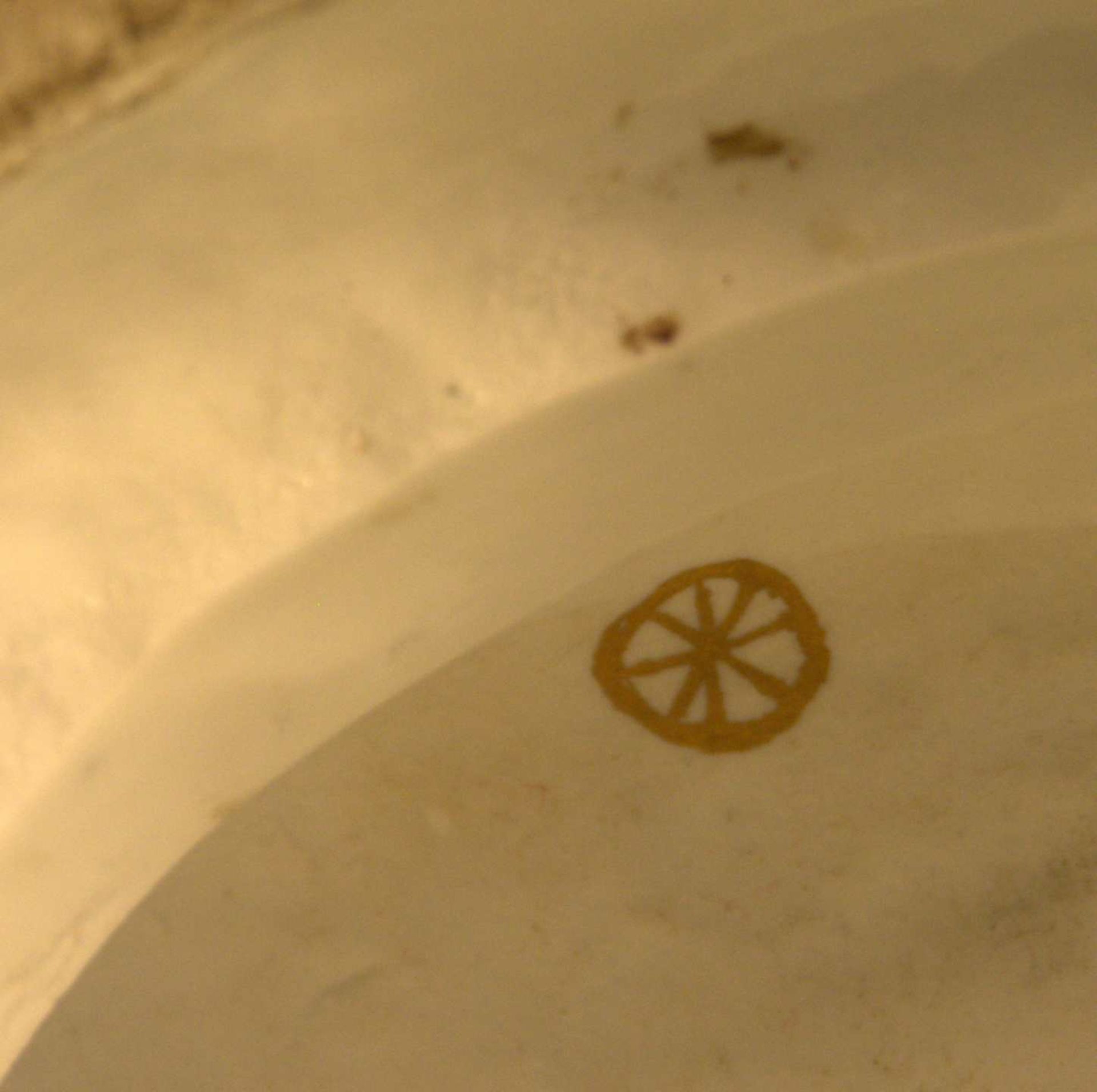 Porzellangruppe, "Fußwaschung der Diane", Höchst?goldene Radmarke, Jahrhundertwende, - Bild 4 aus 4
