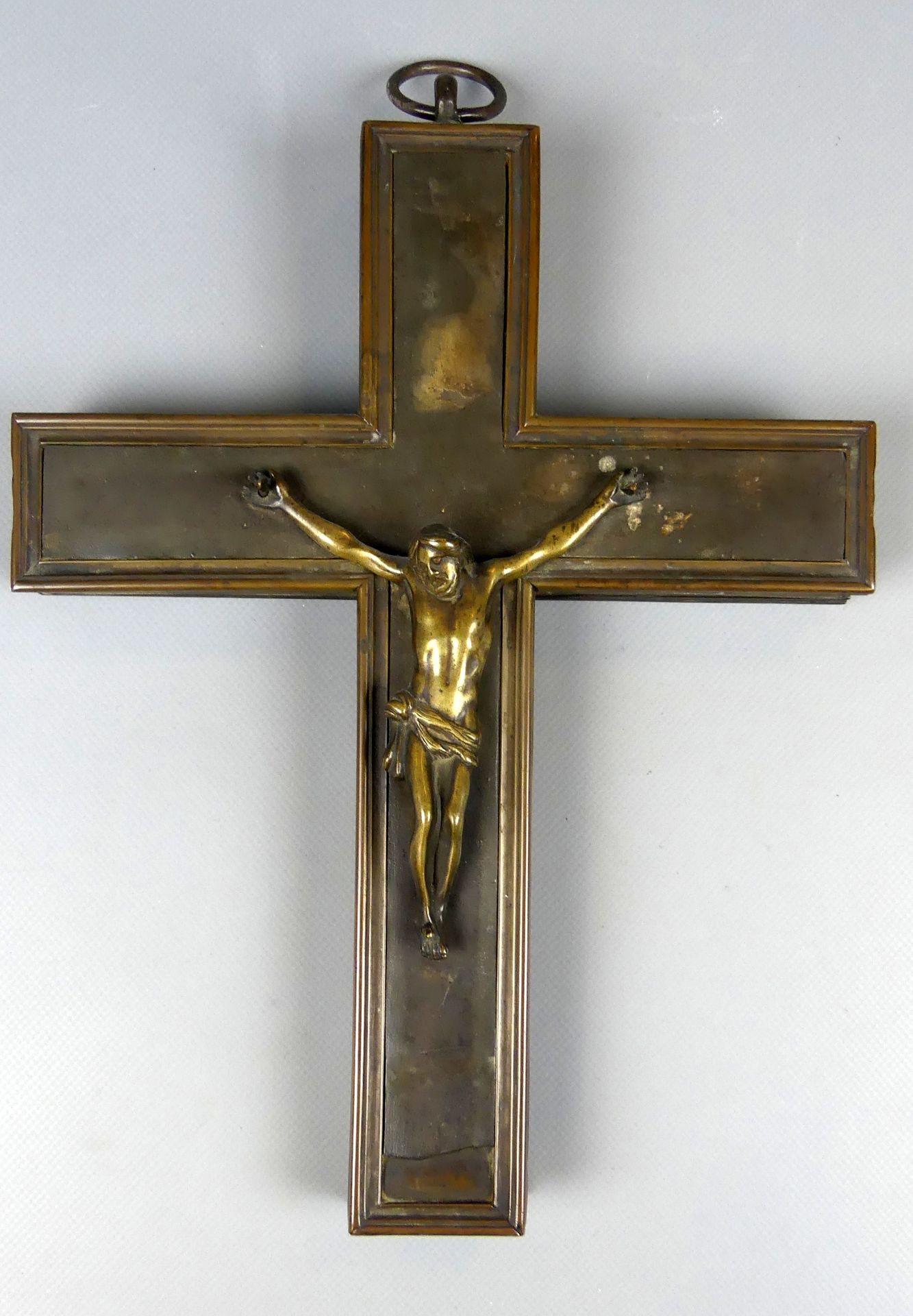 Kreuz, Metall, rücks. leicht beschädigt, ca. 33 x 24 cm