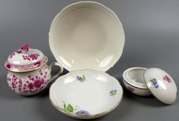 4 Teile, Meissen, u.a. Ragout Fin Tasse mit Deckel,