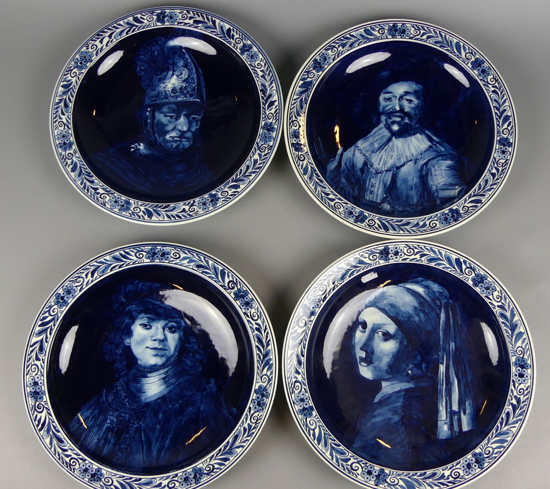 4 Teller, Keramik, Delft, Portraitdarstellungen, Dm. 31 cm, neuzeitlich
