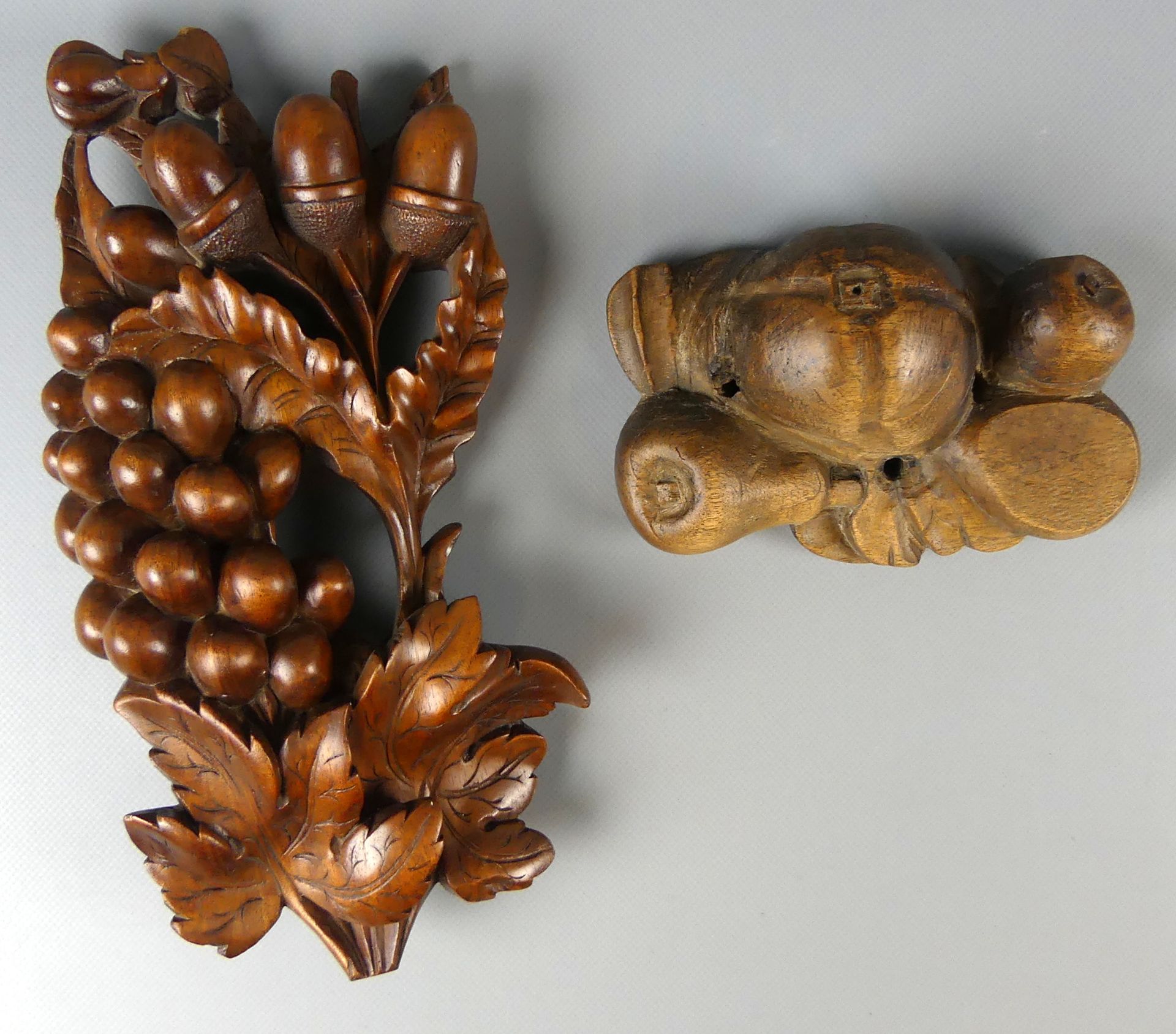 2 Holzschnitzereien, Früchtedarstellungen, Eichenholz, L.ca.16/30 cm