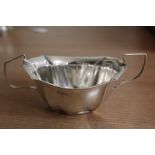 Edward VII silver sugar bowl, Sheffield 1909, maker Maxfield & Sons Ltd. with twin angular reeded