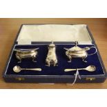 Elizabeth II silver condiment set, Birmingham 1973, maker Mappin & Webb, comprising mustard pot