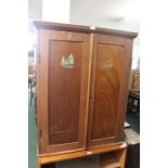 Pine hanging cupboard, with two doors and interior shelves, 76.5cm wide