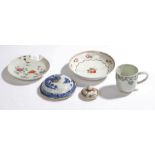 Chinese porcelain, to include two vase lids, famille rose saucer, foliate decorated saucer,