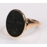 19th Century seal ring, the heraldic crest seal set within an oval head, ring size L