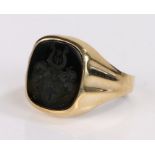 Signet ring, with an heraldic crest to the head, ring size V1/2