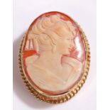 Cameo brooch depicting a lady in profile , housed in a gilt brooch mount with hanging loop, 34mm
