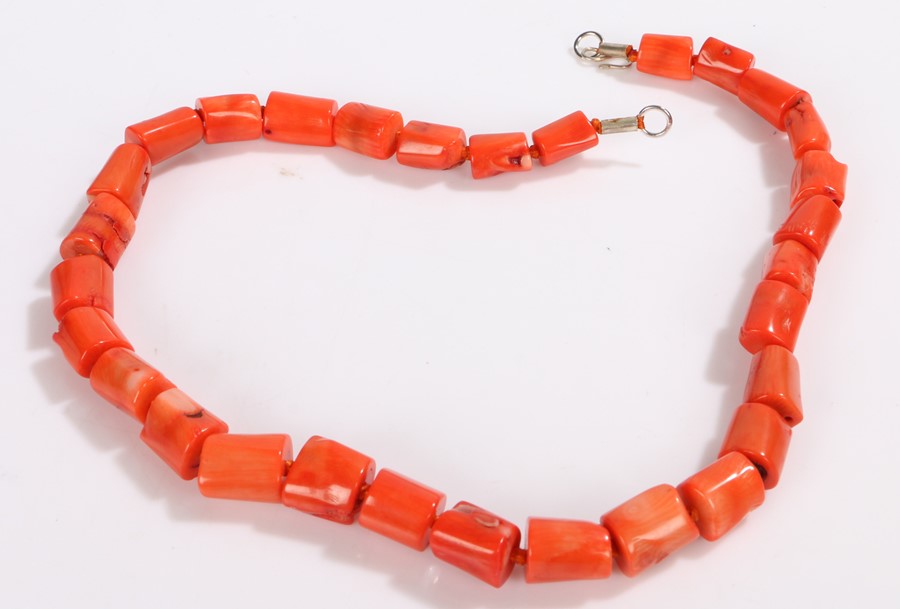 Coral bead necklace, 54cm long