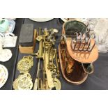 Metal ware to include copper watering can, horse brasses, toast rack etc. (qty)