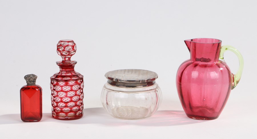 George V silver topped and glass dressing table jar, Birmingham 1915, the lid with engine turned