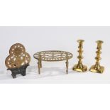 Pair of Victorian brass candlesticks, each with knopped columns and rectangular feet, 18cm high,
