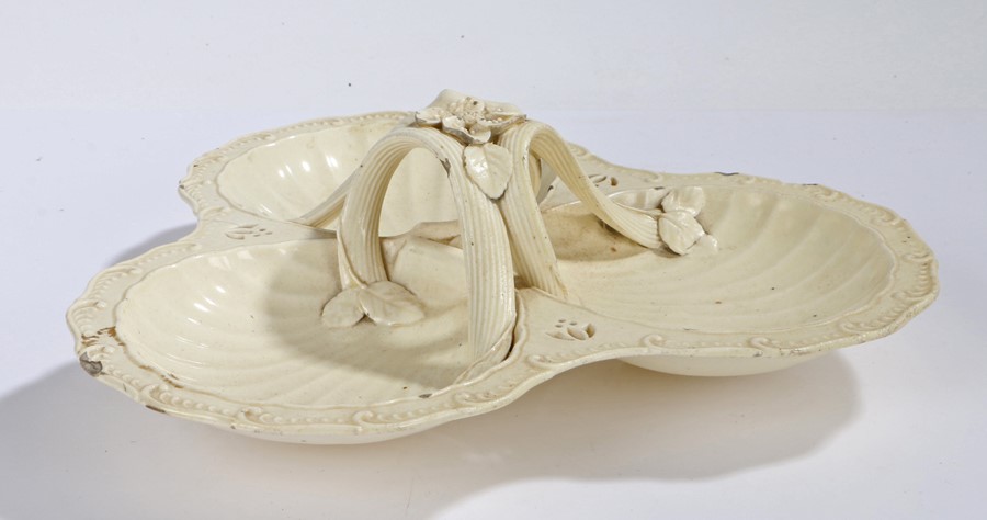 Late 18th Century Leeds creamware serving dish, circa 1790, constructed of three shell shape