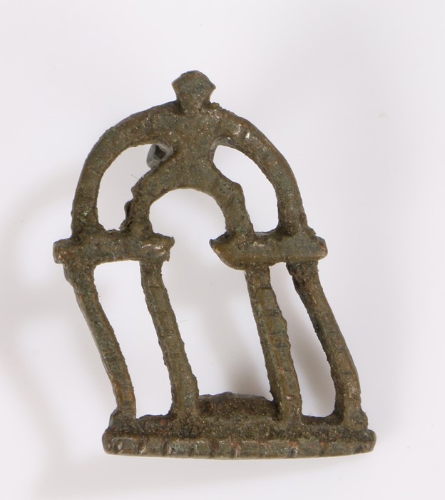 15th Century Medieval brooch/badge, of an arch and four pillars, 38mm high