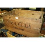 Flora Danica wooden box, Casal Garcia Vinho Verde wooden box (2)