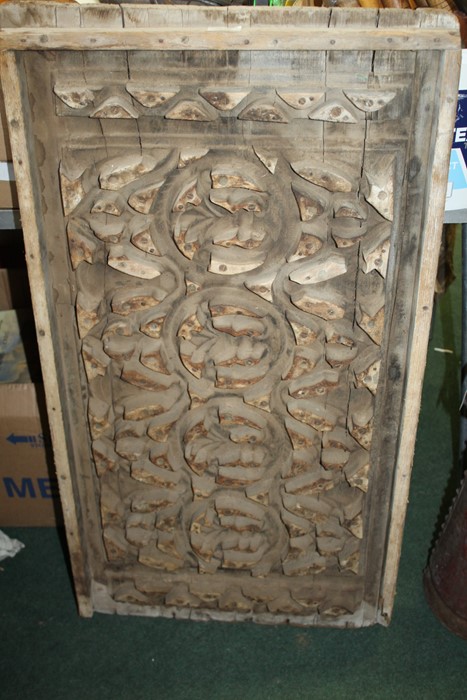 Heavy carved wooden mould, 98cm long x 50cm wide - Image 2 of 2