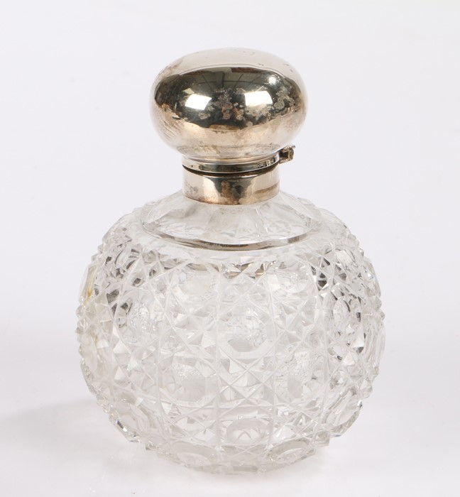 George V silver mounted clear glass perfume bottle, Birmingham 1916, maker Charles S Green & Co Ltd,