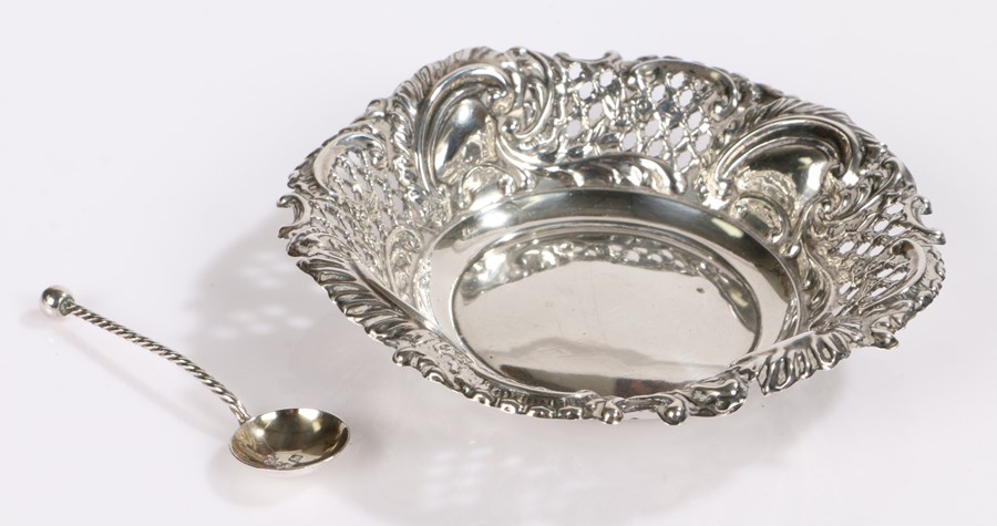 Edward VII silver dish, Birmingham 1901, maker Woodward & Co, with pierced scroll decorated