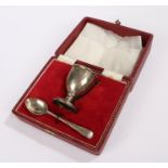 Elizabeth II silver egg cup and spoon, Birmingham 1959, maker John Rose, 1.3oz, housed in a