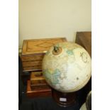 Collection of wooden boxes together with a globe (6)