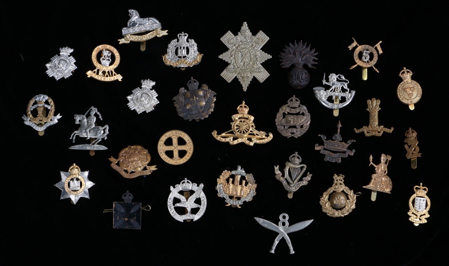 Selection of British army cap badges, various Regiments and Corps, mainly reproduction, (qty)