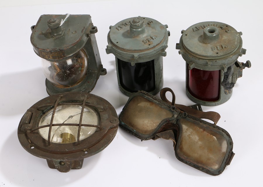 Second World War British marine navigation lights, white mast head light marked 'Steaming Patt 9876,