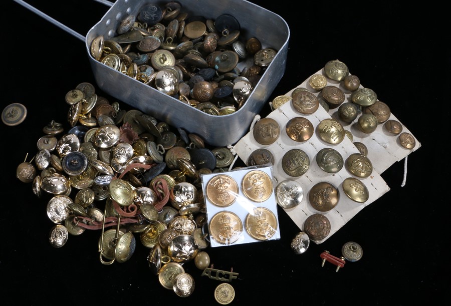 Collection of military buttons, various periods and regiments including, Royal Artillery, Royal