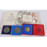 Coins, to include A Royal Mint brilliant uncirculated set 1984, Commonwealth Games £2 1986, Isle