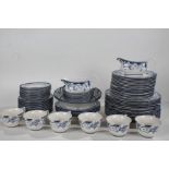 Extensive Queens porcelain "The Royal Palaces" pattern dinner service, consisting of fourteen dinner