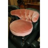 Victorian tub chair, upholstered in pink fabric and with a buttoned back, 63cm tall