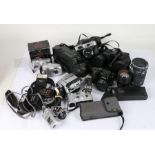 Cameras, consisting of film and digital examples, to include a Halina 3000, Samsung, Halina