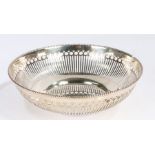 Portuguese 925 export silver bowl, with beaded rim above a pierced lower section, stamped to rim,