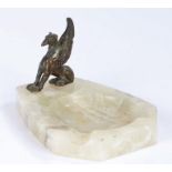 Bronze and onyx ashtray, mounted with a griffin, 13cm